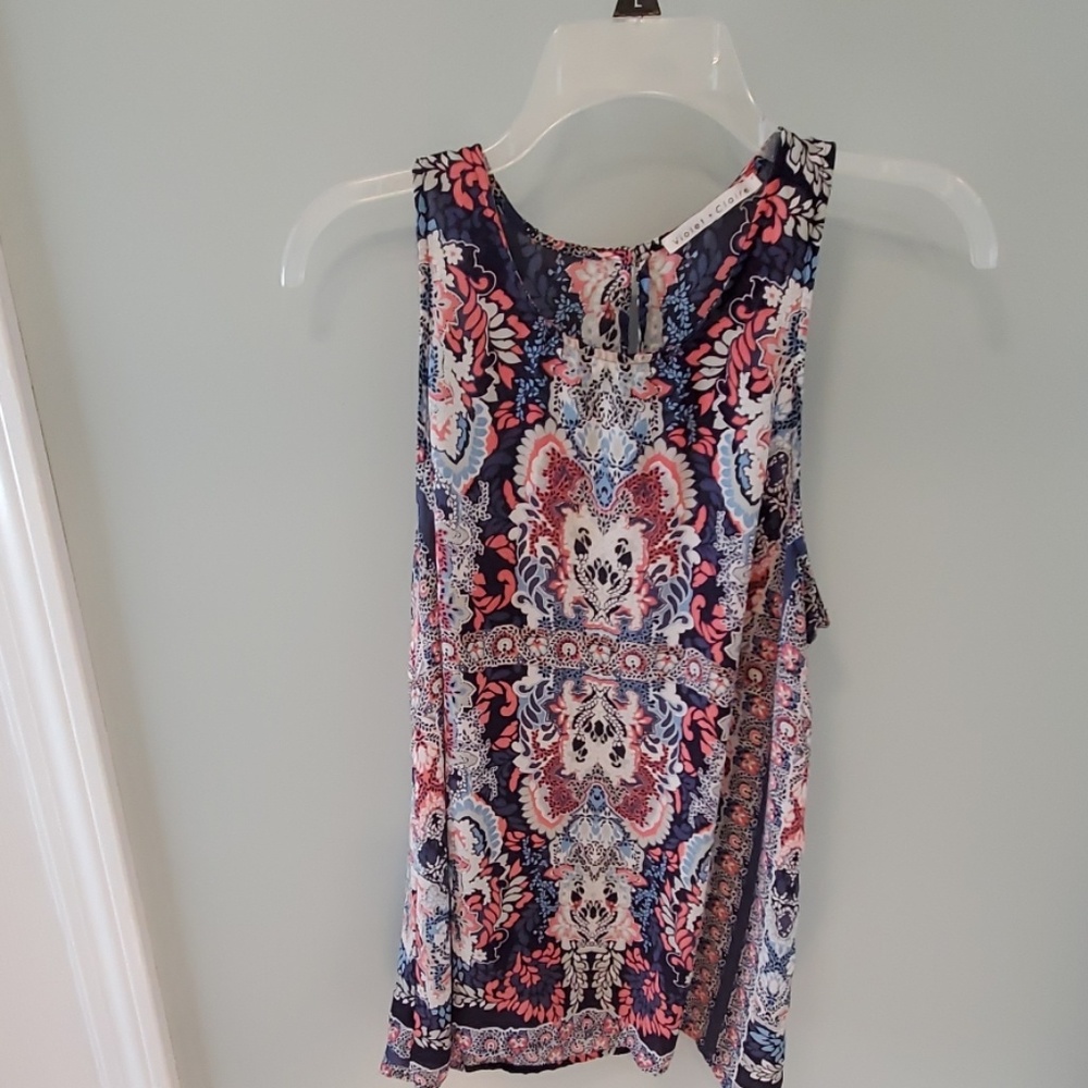 Sleeveless blouse